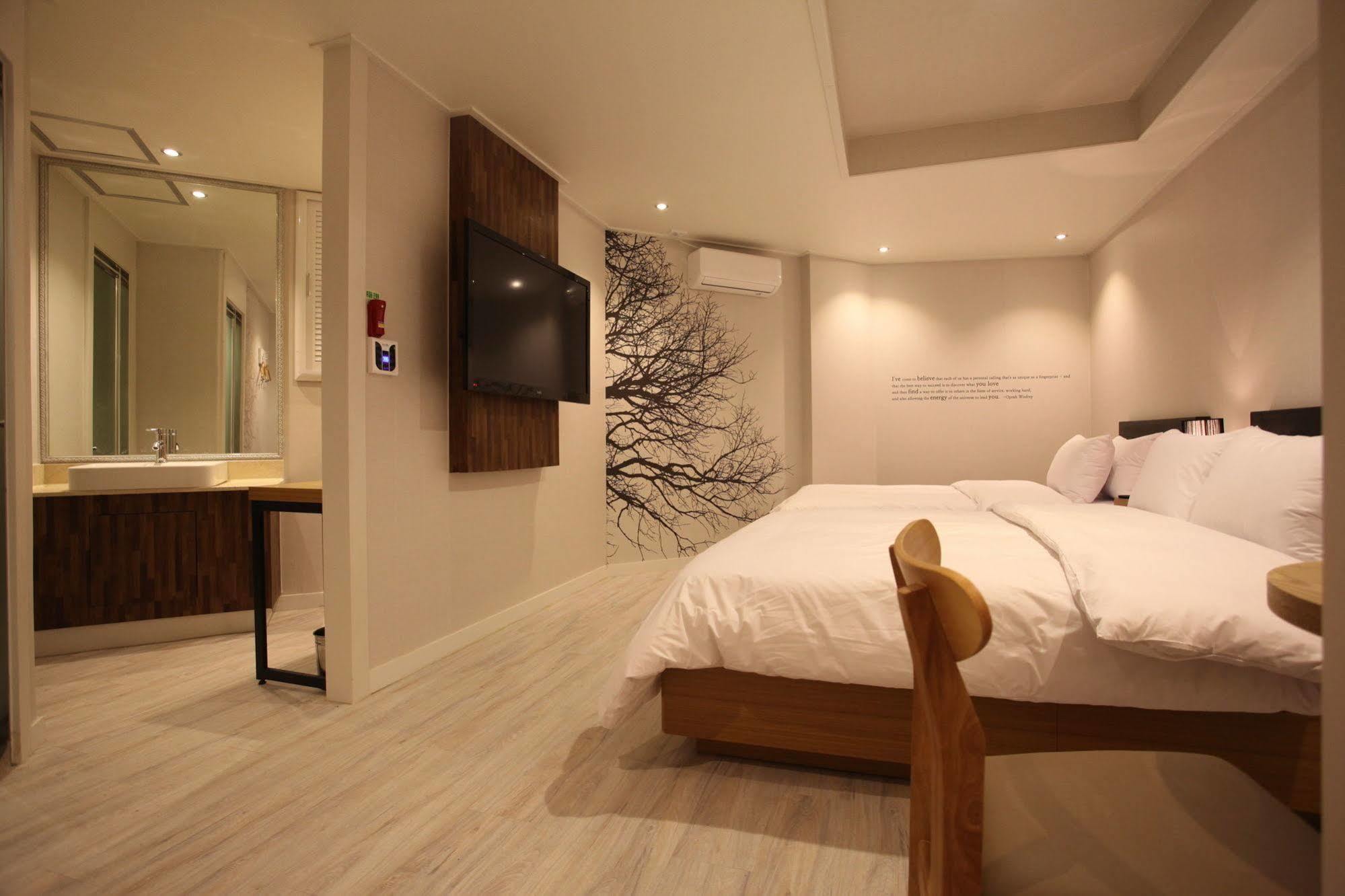 New Suwon Hotel المظهر الخارجي الصورة